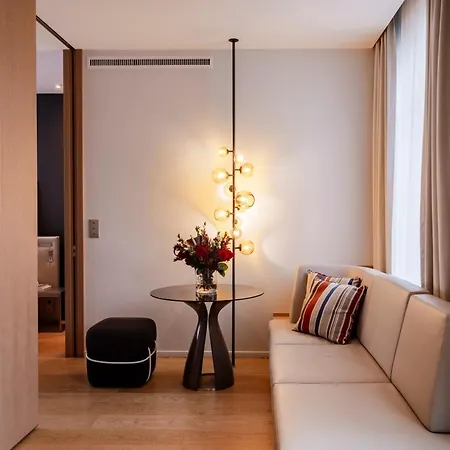 Le Cinq Codet Hotel