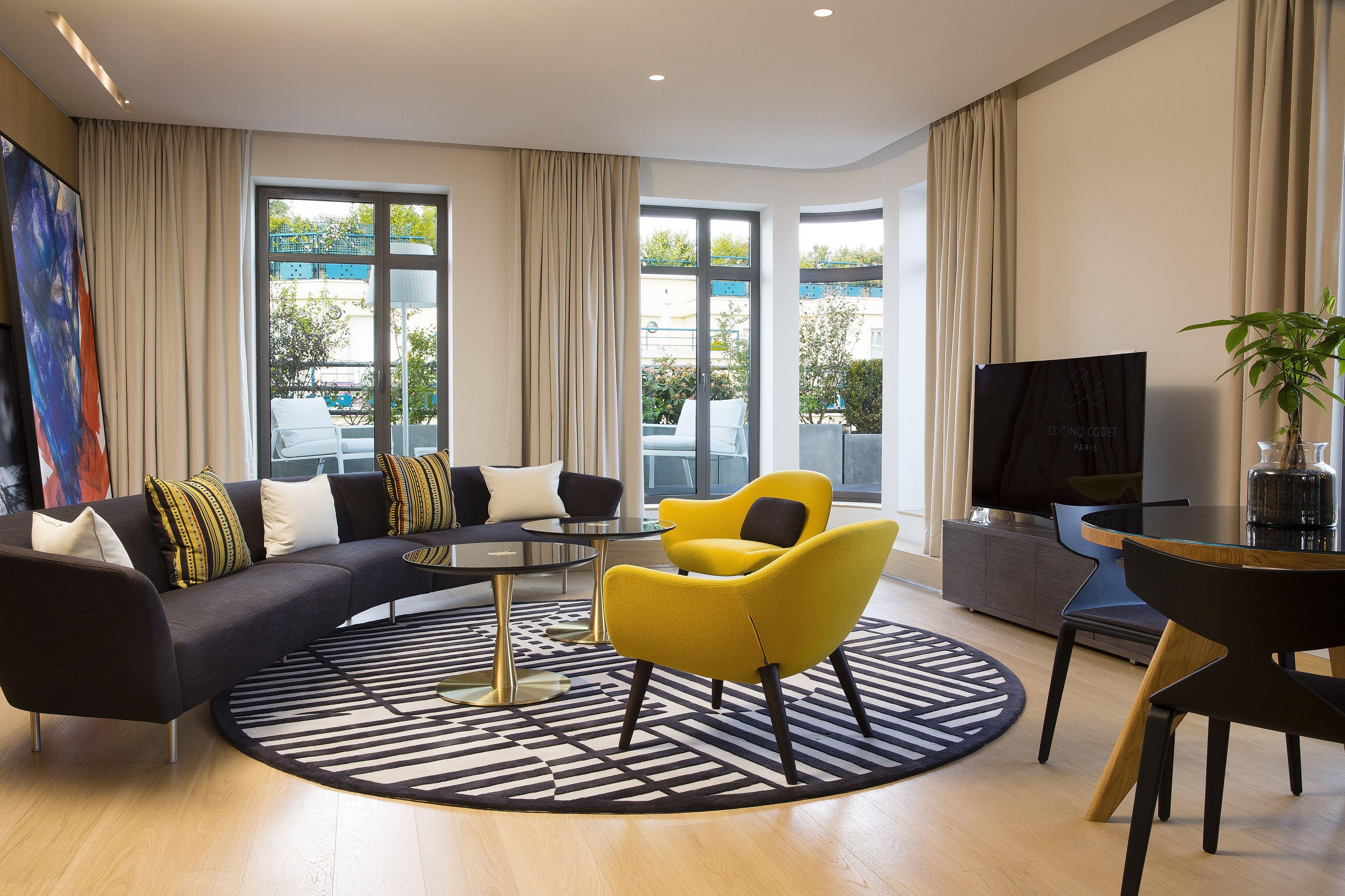 Le Cinq Codet Hotel 5*